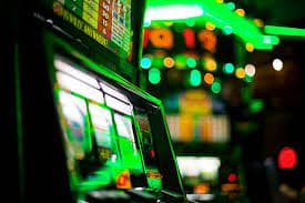 555MixAG ငွေသွင်း ပြီးနောက် Slots ဂိမ်းများ Myanmar ကစားသမား ကစားနေသောပုံ